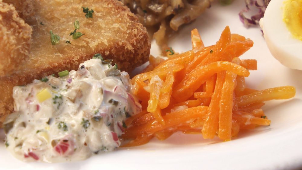 炒め物には自家製塩麹を使用