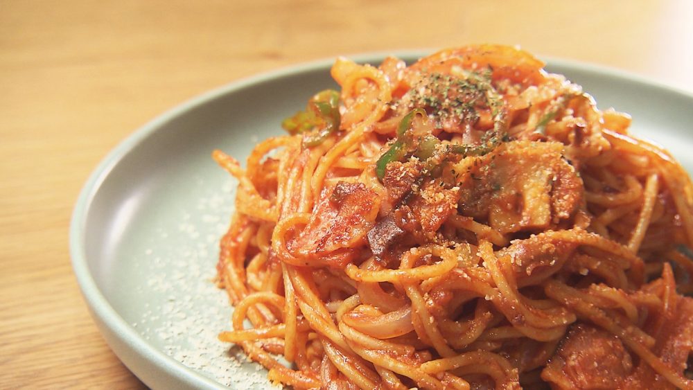 王道ながらスパイシーさも！？絶品ナポリタン