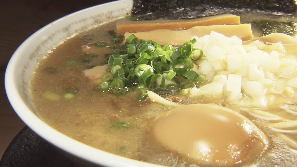 中太麺・味玉トッピングがオススメ