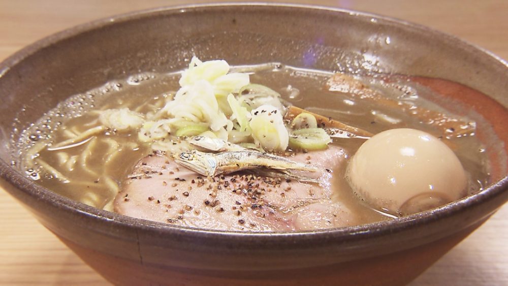 器にもこだわり!金山焼の特注品