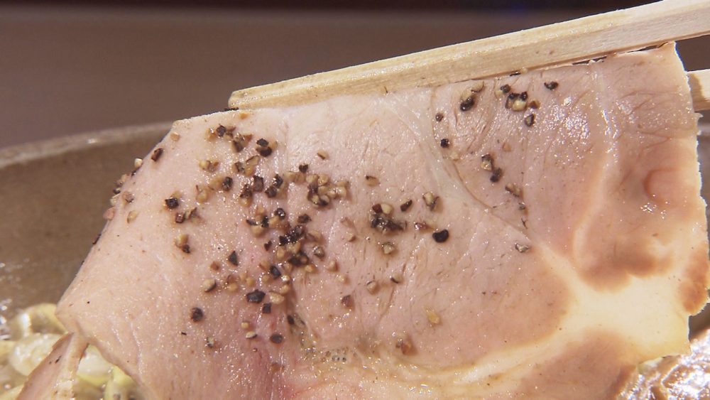 低温調理した豚肩ロースのチャーシュー