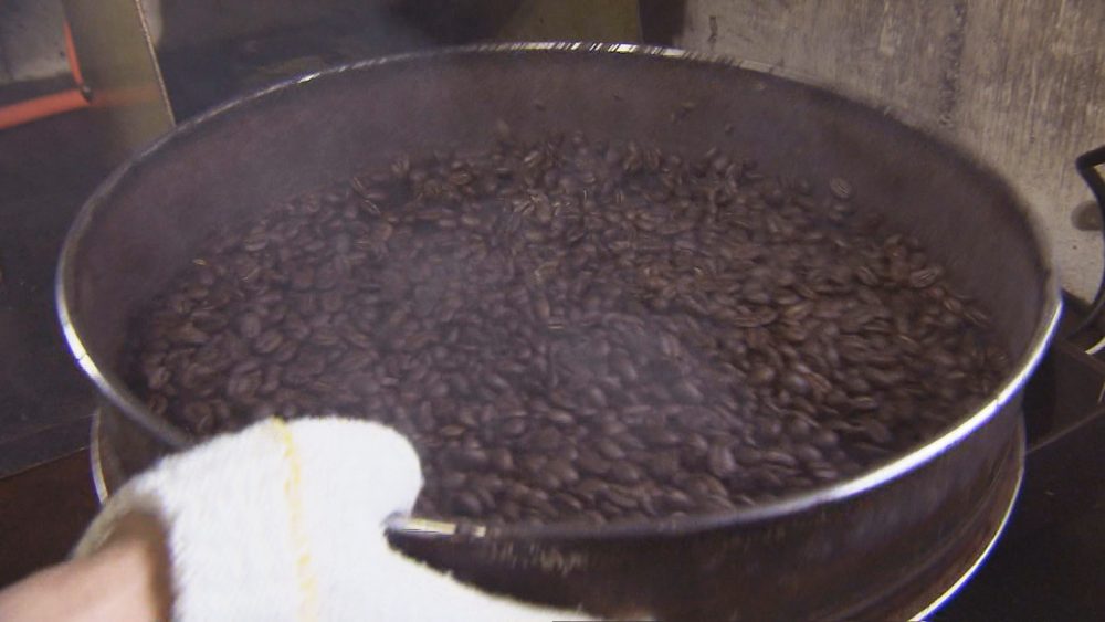 店内で自家焙煎