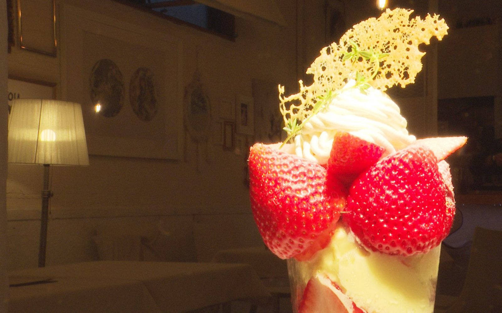 いちご堪能できるパフェ＆大人気フルーツサンド