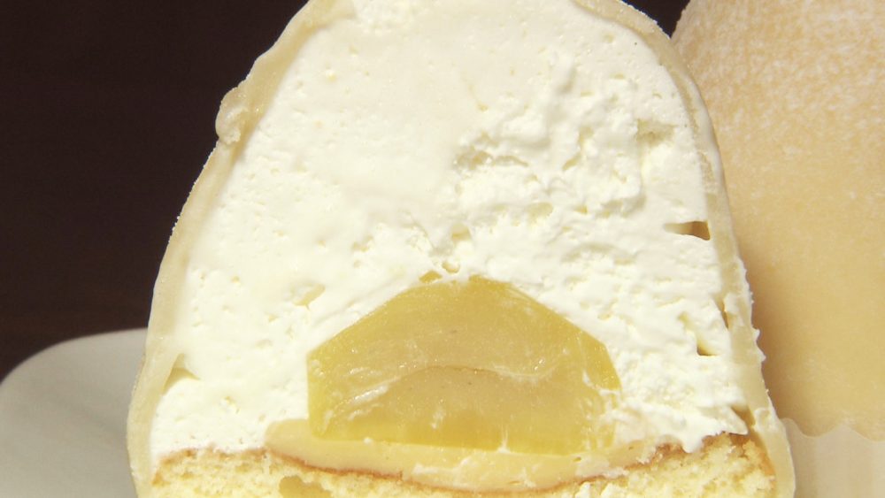 薄く伸ばしたマロンペーストで