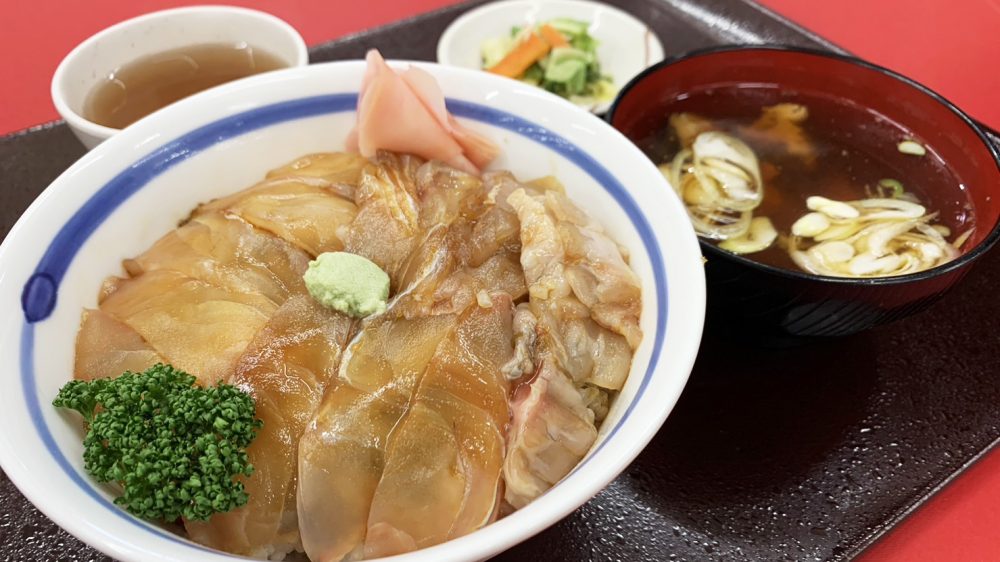 鰺ヶ沢の魅力たっぷり！「ヒラメのヅケ丼」