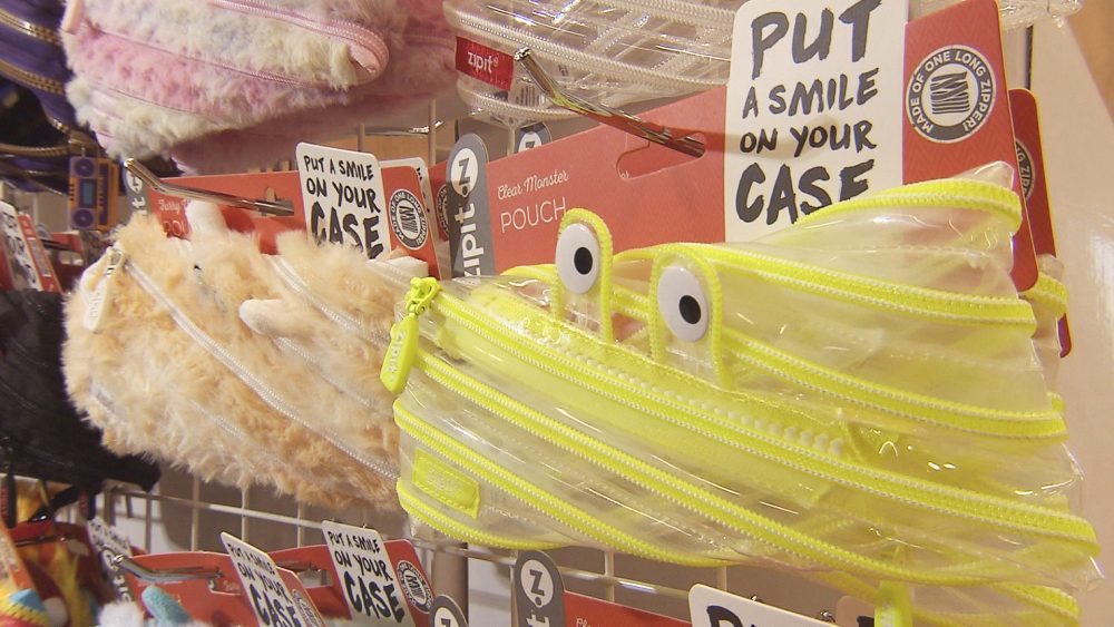 人気のペンケースです