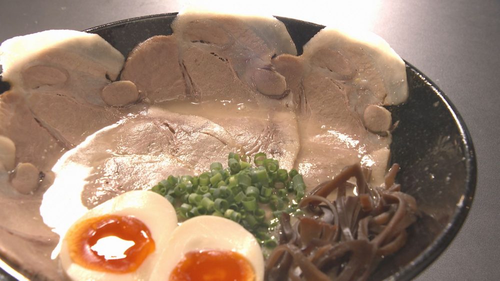 滋味深い！呼び戻し豚骨スープ「熟成白豚骨スペシャル」