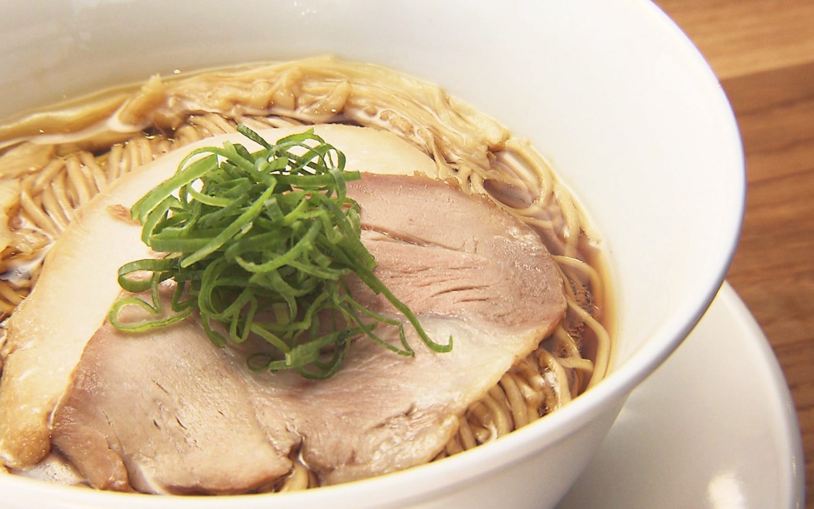 やさしい甘さ！珠玉の鶏だし「醬油らぁ麺」
