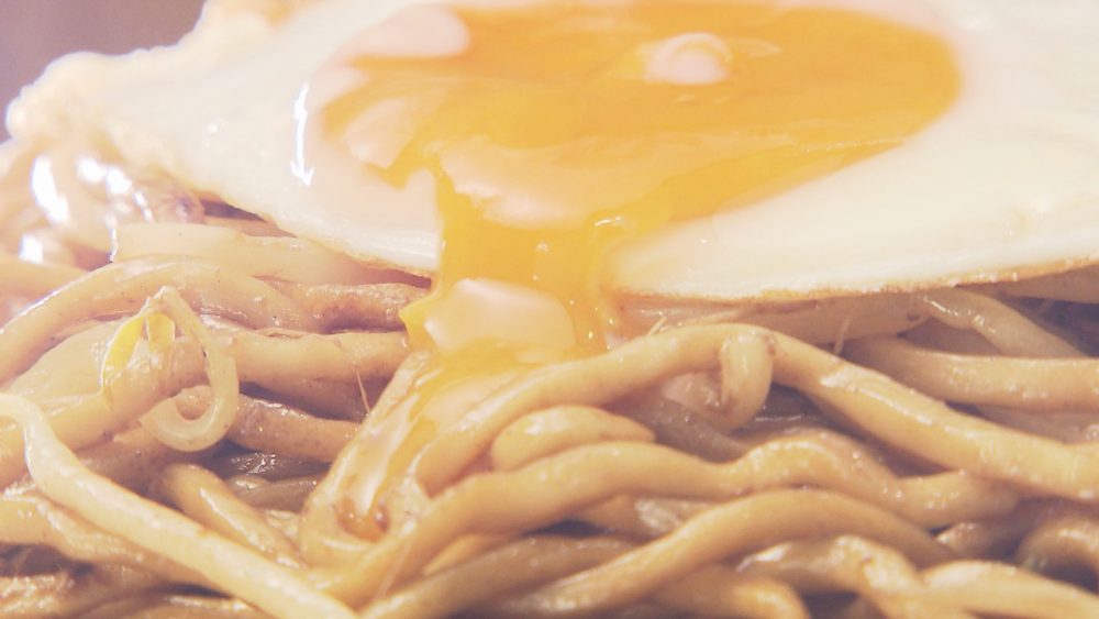 目玉焼きをトッピング