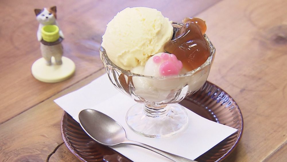 ニャンコ白玉あんみつ