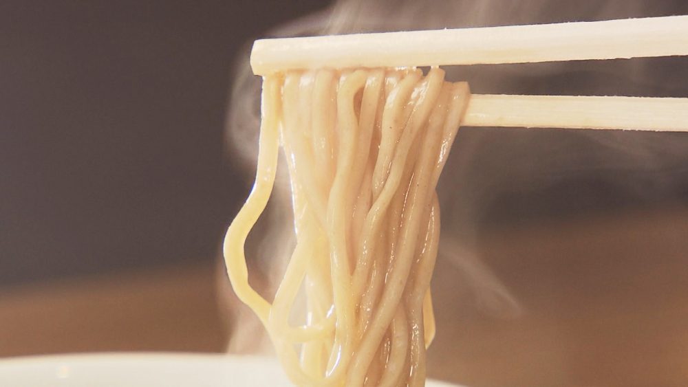 全粒粉入りの自家製麺