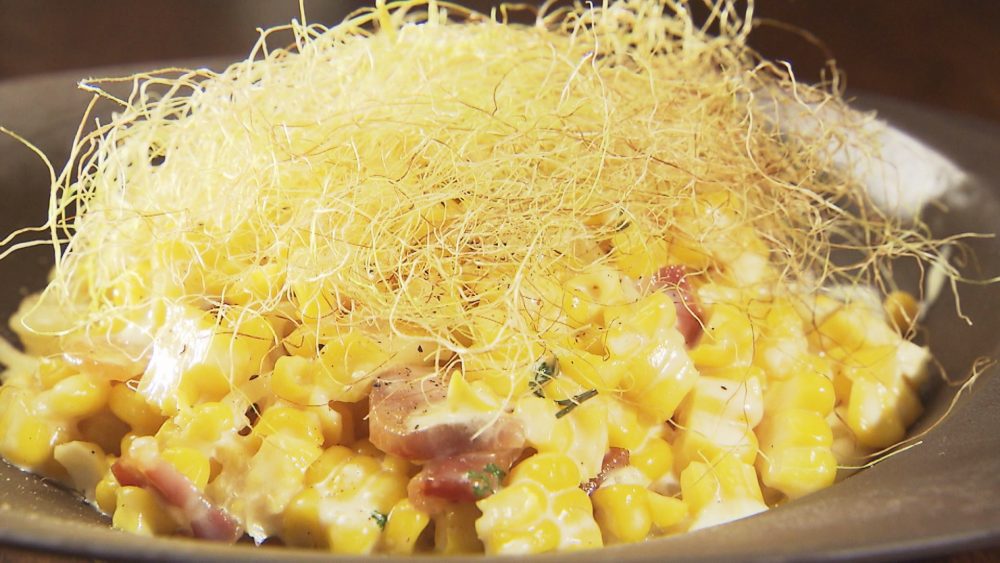 とうもろこしのヒゲをトッピング