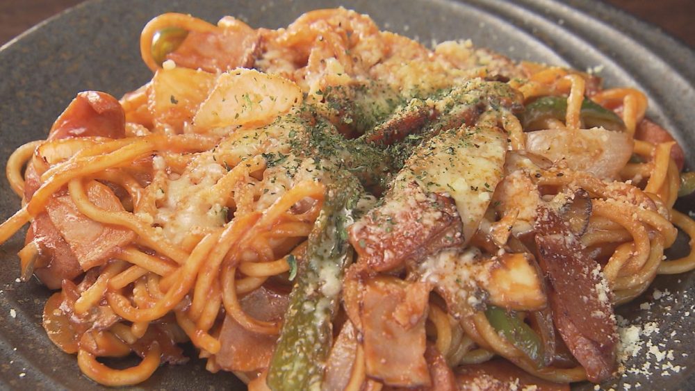 濃厚なトマトソースで