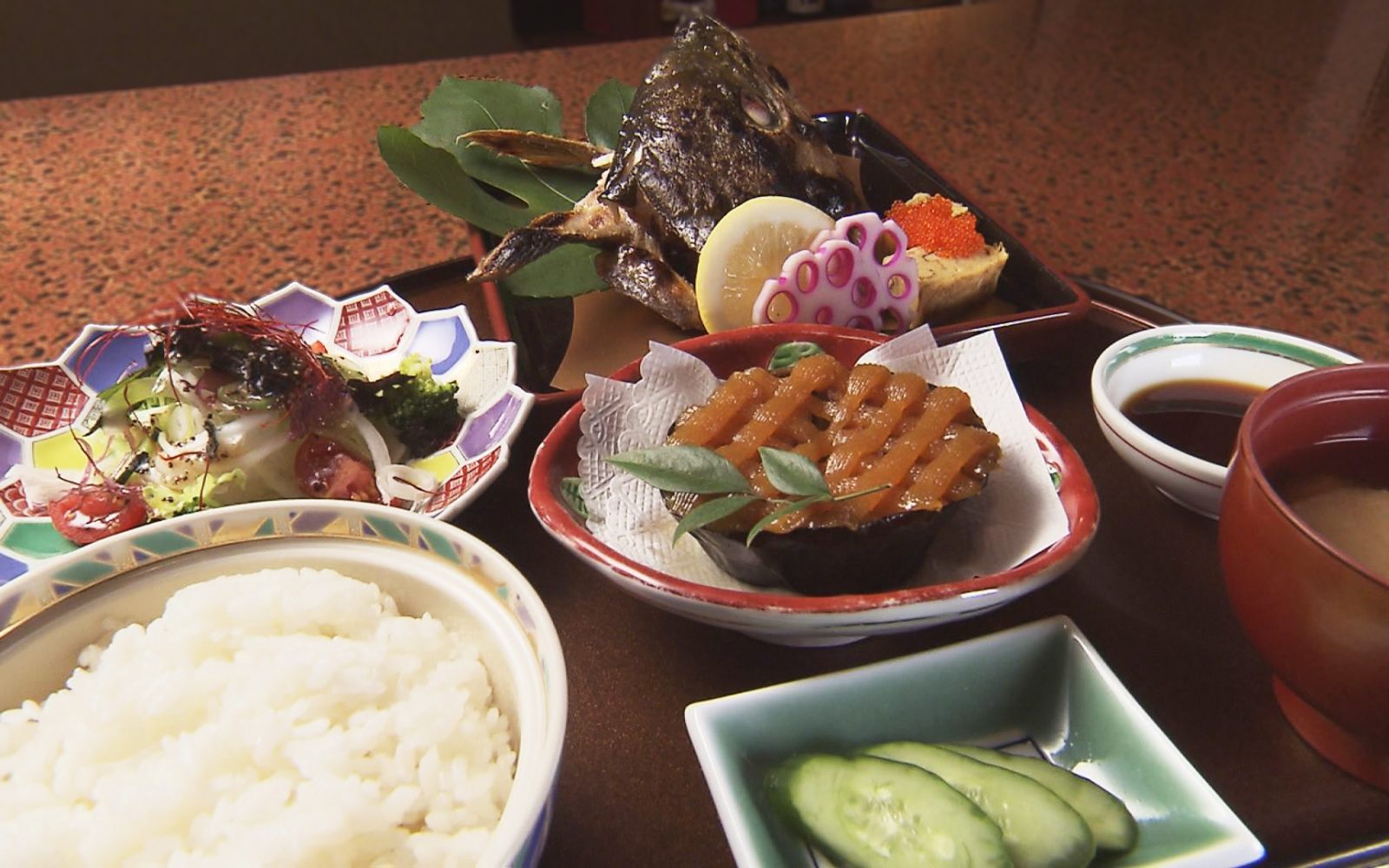 インパクト大！ふっくらと焼き上げた豪華ランチ「焼魚定食」