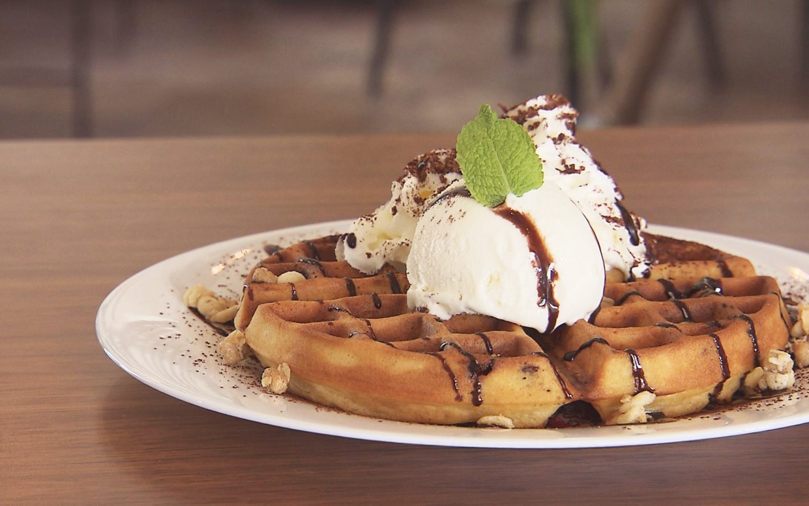 常夏気分の店内でおいしいランチ＆スイーツを！