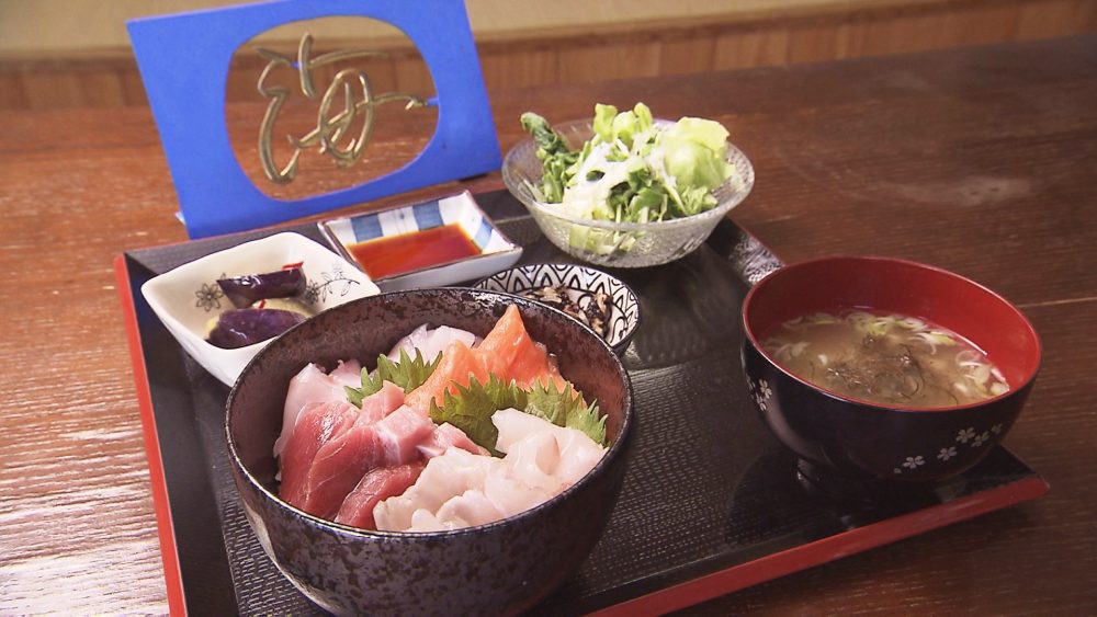 汁物や小鉢などセットで!