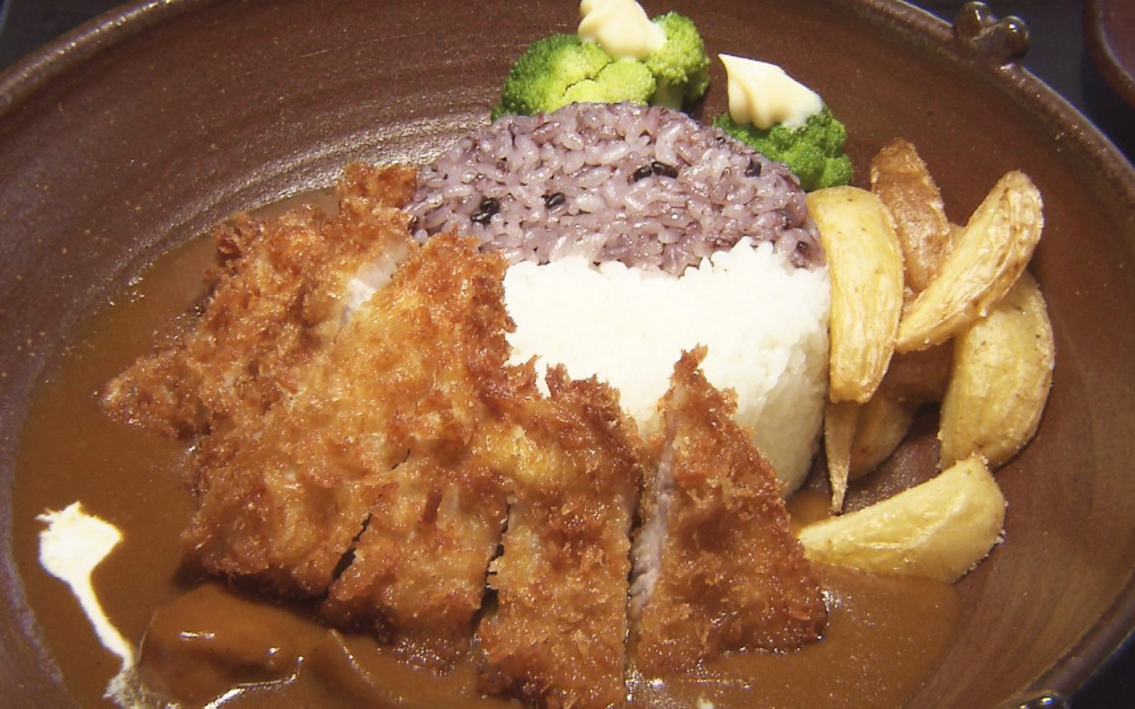 歴史を感じながら！1日30食限定「土器カレー」