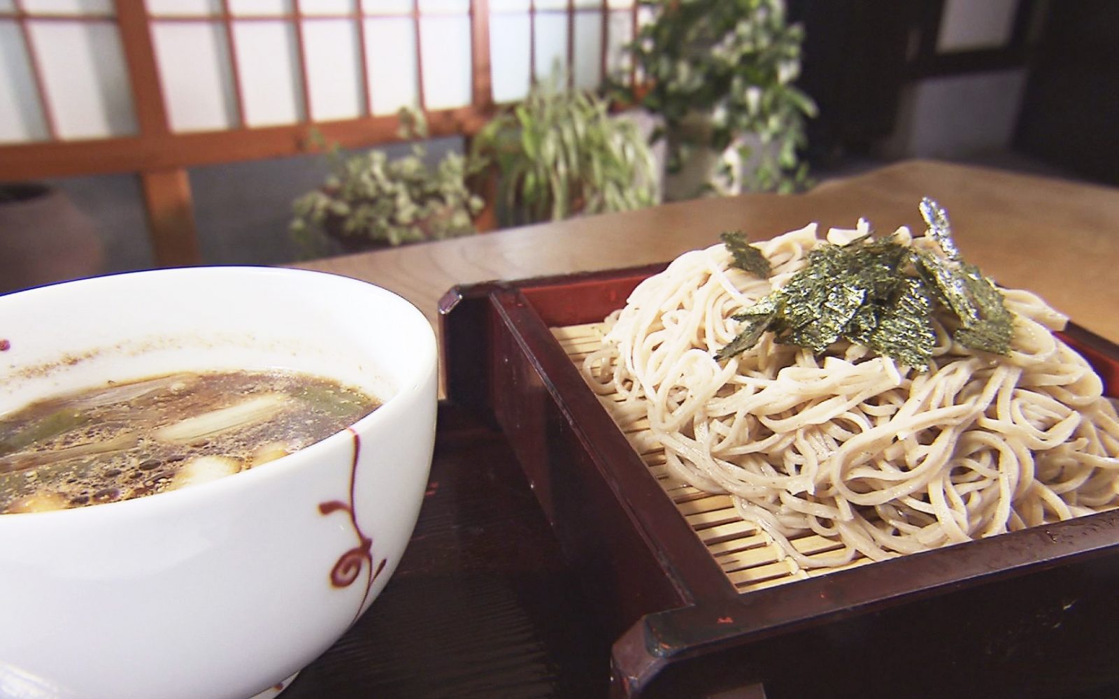 弘前の人気店！濃厚な旨み「鴨せいろ」