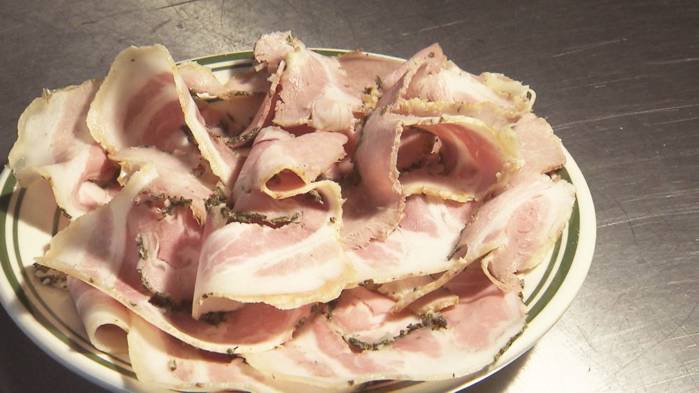 奥入瀬ガーリックポークのロースト