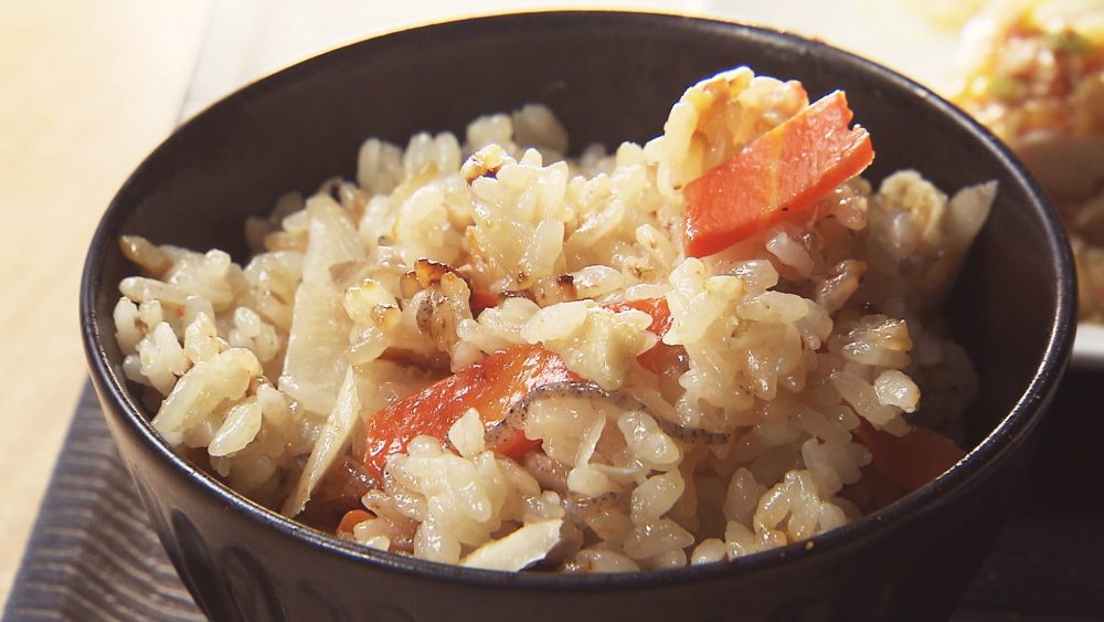 具だくさんの炊き込みご飯