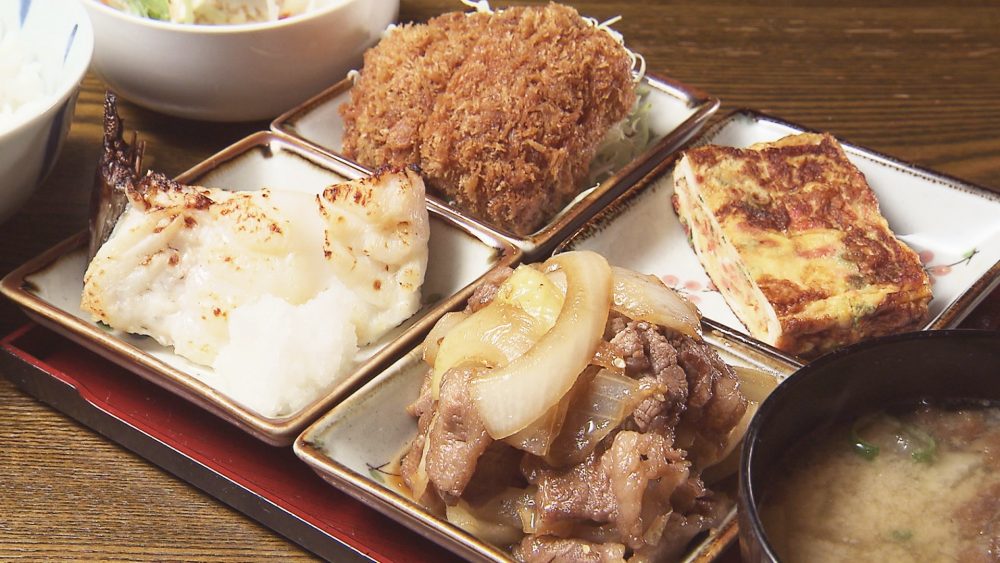 肉・焼き魚と４種類のおかず