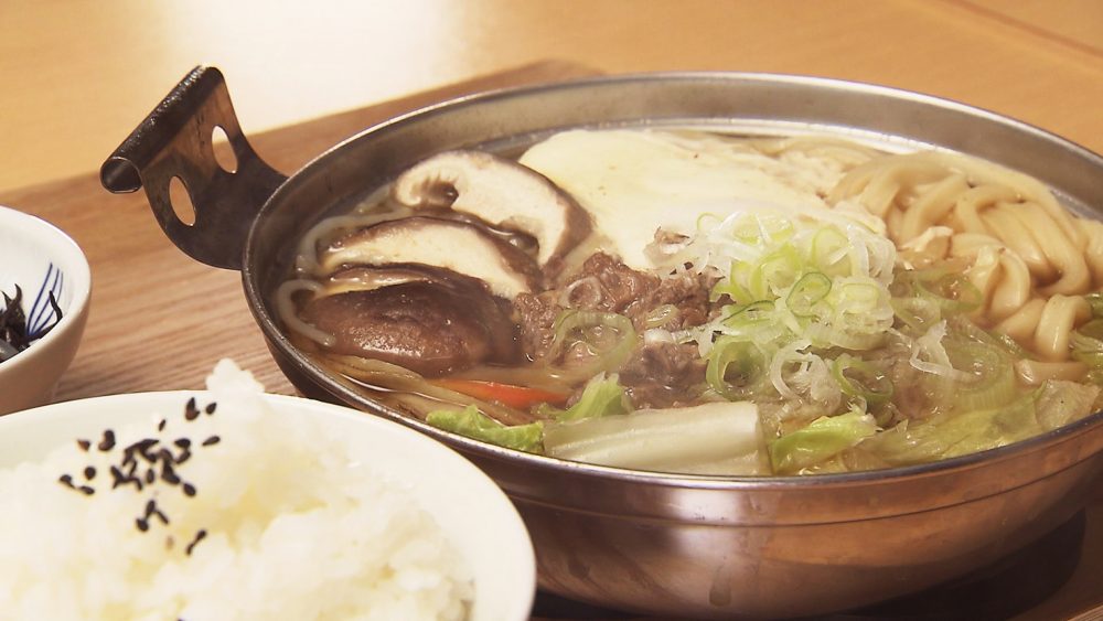 冬季限定！馬肉を使ったボリューム満点鍋「馬スジ鍋定食」