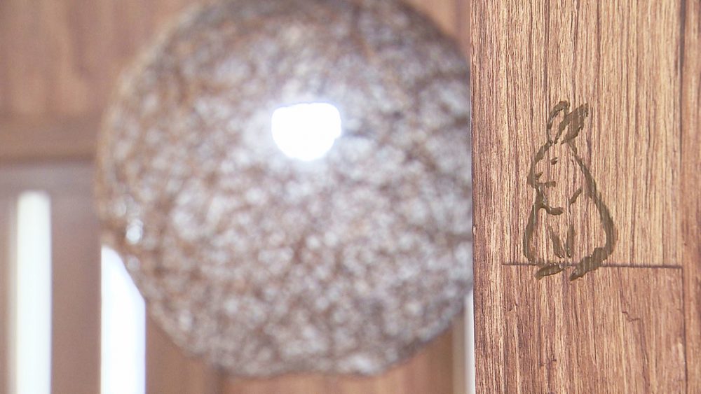 店内には隠れ動物が