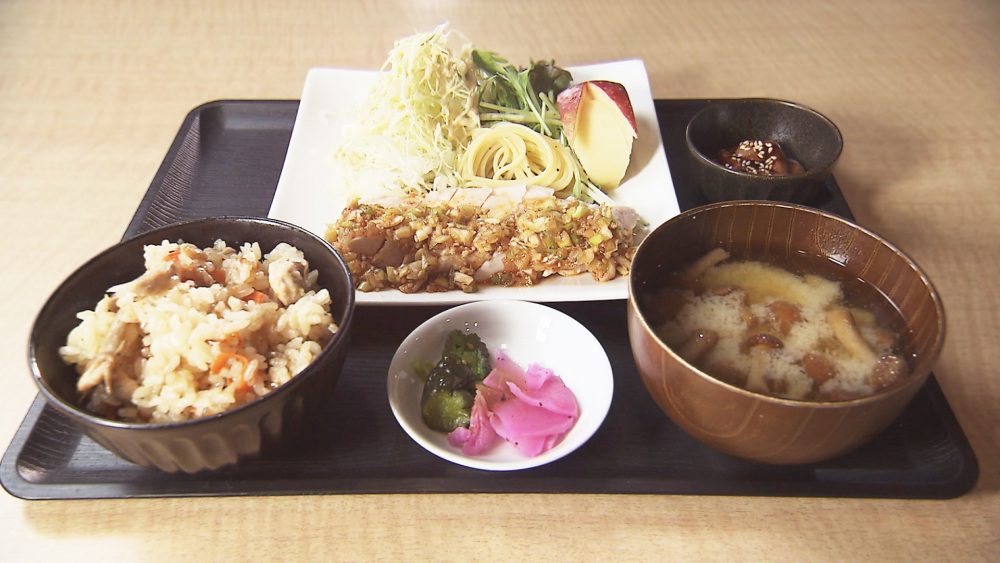 炊き込みご飯定食