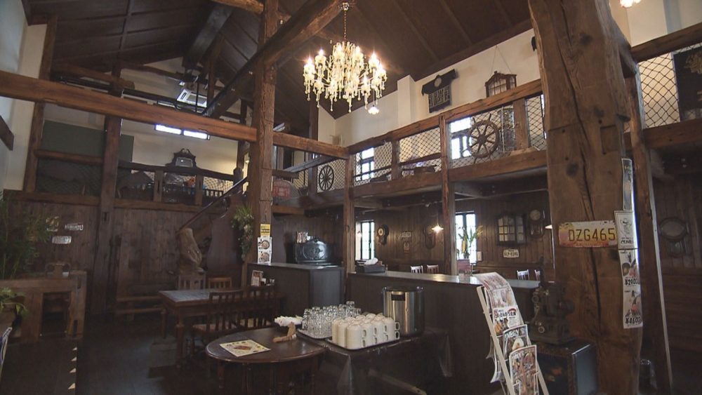 レトロ感漂う店内