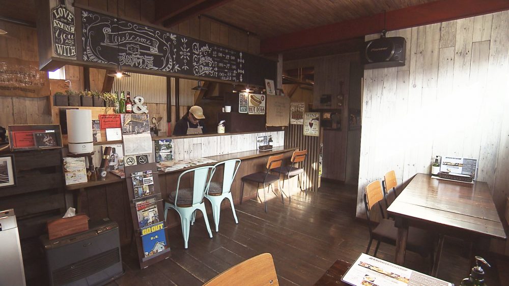 築40年以上の倉庫をリノベーションした店内