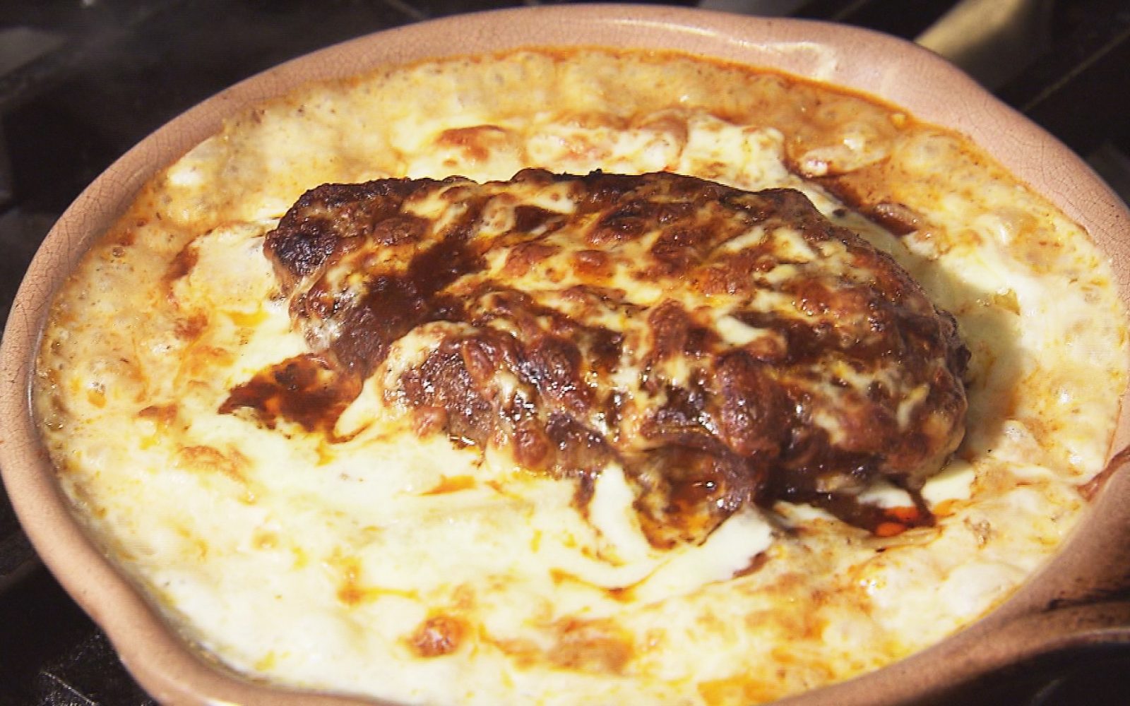 ハンバーグ×パスタ×グラタン　人気の洋食メニューが一度に楽しめる逸品