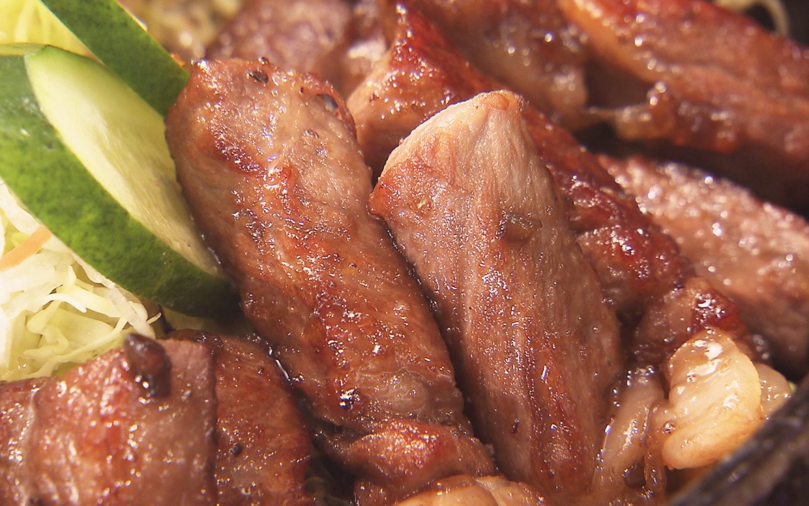 幻の牛肉・市浦牛を使った贅沢丼