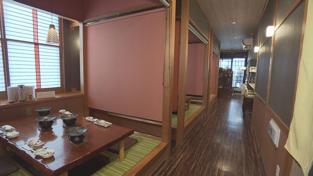 落ち着いた雰囲気の店内