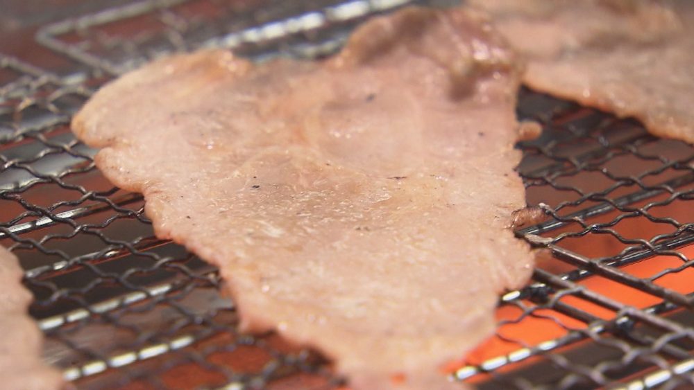 こまめに返しながら丁寧に焼く