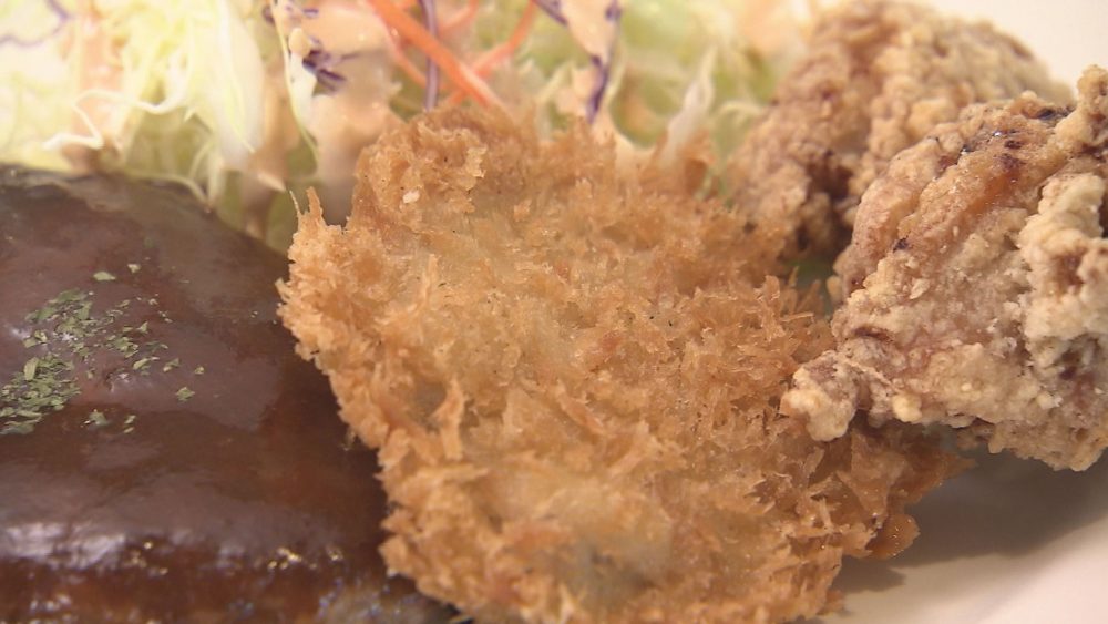 トッピングのヒレカツはサクサク食感