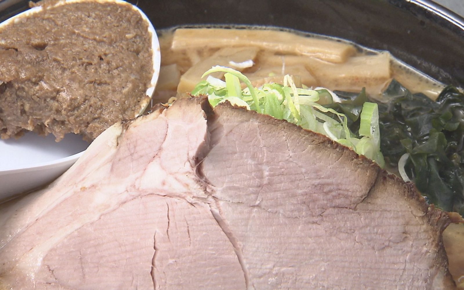 札幌ラーメンを自分流にアレンジ　うまみが詰まったこだわりの一杯