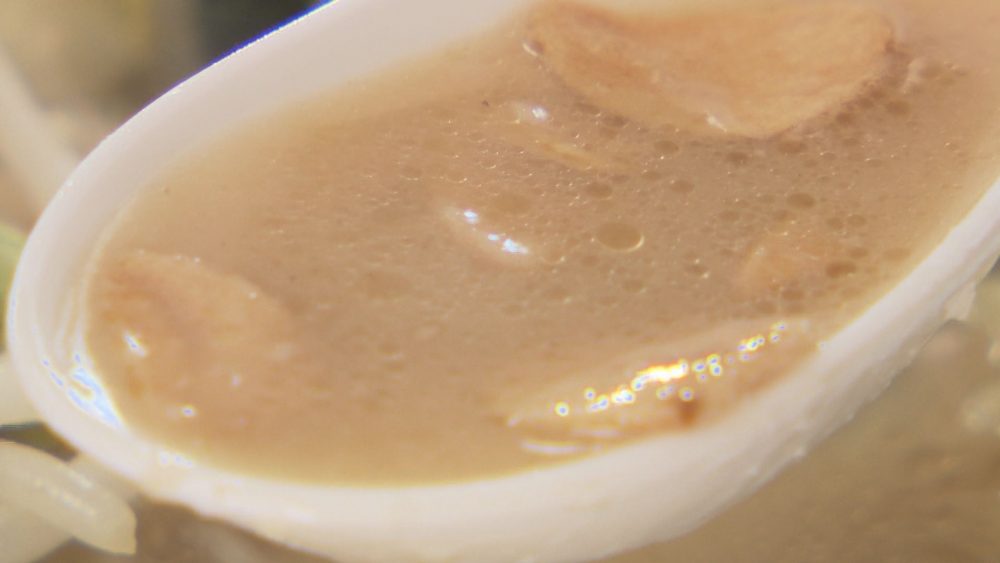 特製味噌ダレと鶏ガラ・魚介スープが調和