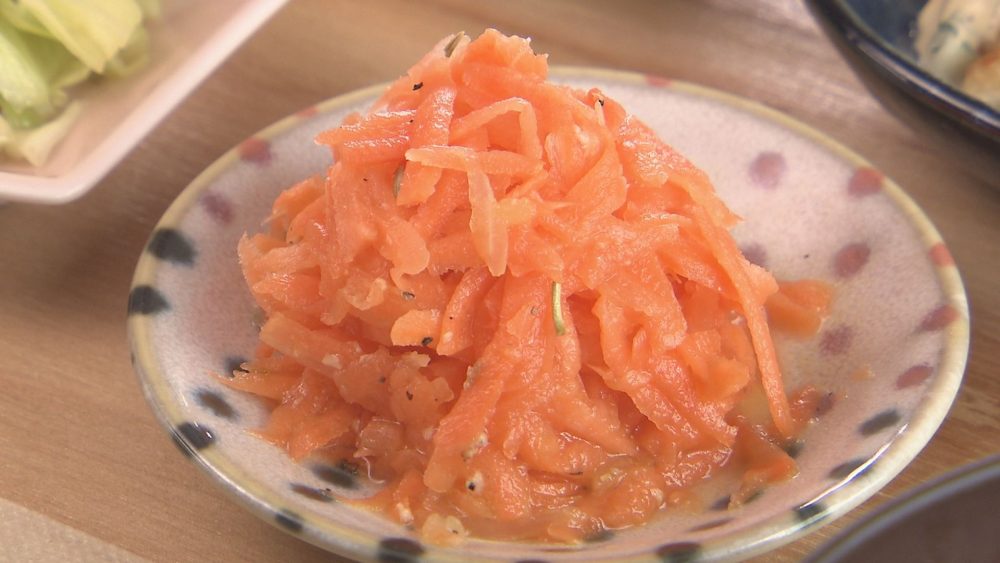 ハーブの効いた人参塩糀ラペ