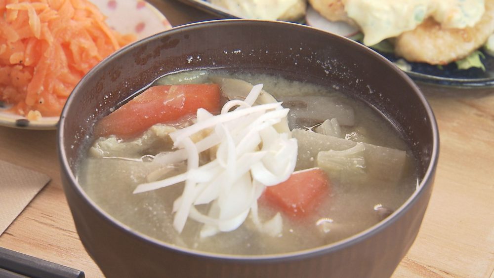 野菜が100グラム取れる粕汁