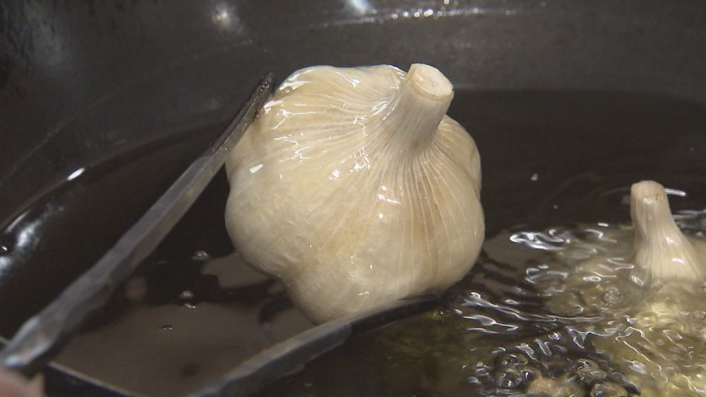 甘みを感じる揚げニンニク