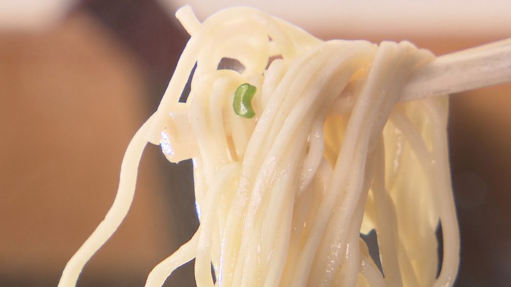 特注の細ストレート麺
