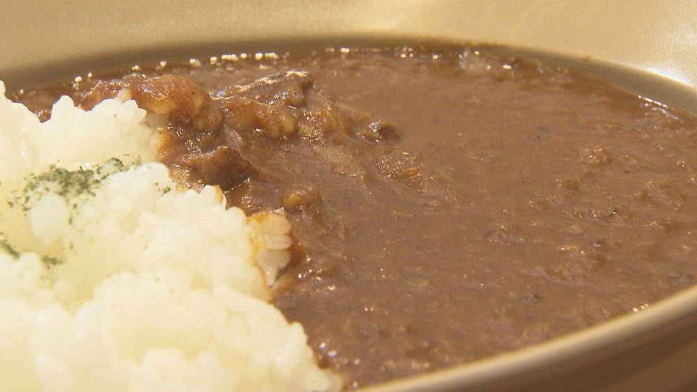 大人も子どもも楽しめる！　リンゴの甘さ広がるまろやかカレー