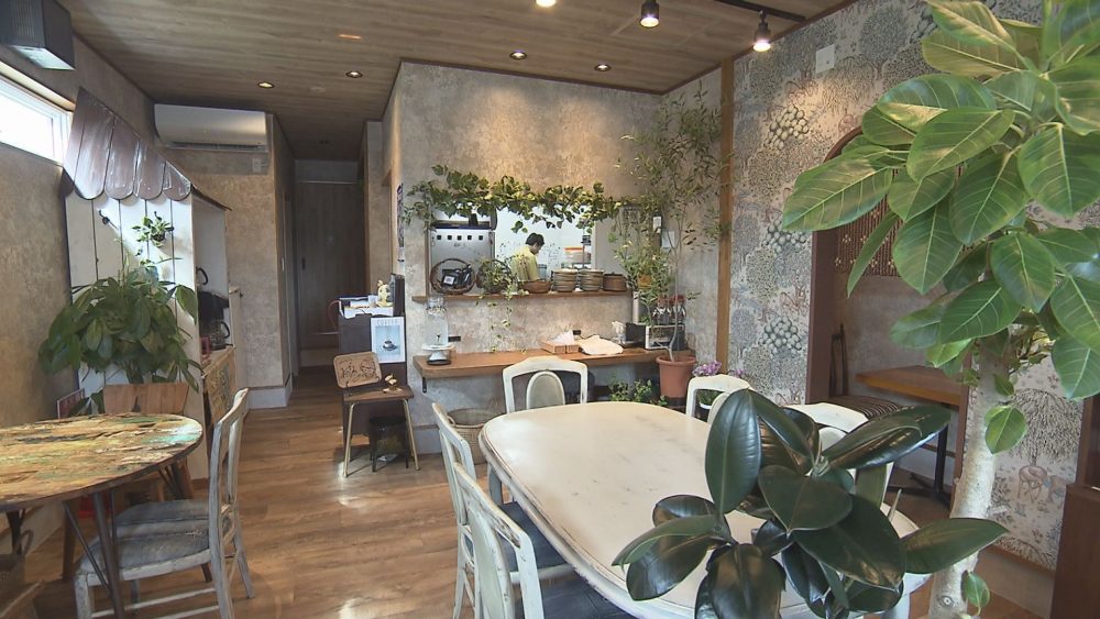 民泊施設が併設された店内