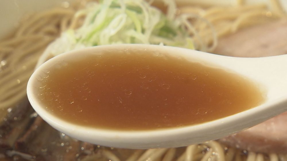 魚介系と動物系をバランスよく合わせたスープ