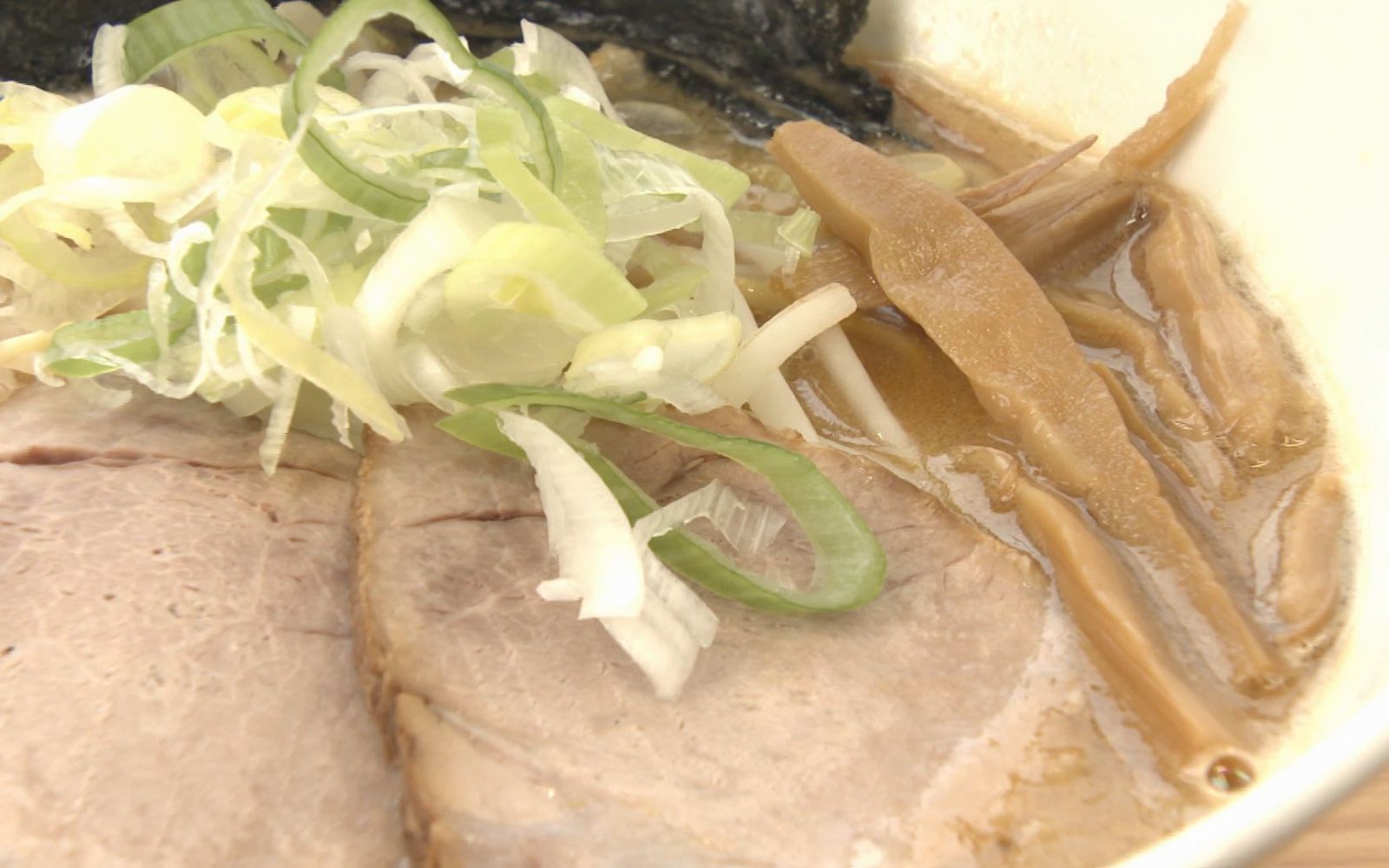 豚骨のうまみに青森の味噌をブレンド　渾身の「とんこつ味噌」ラーメン