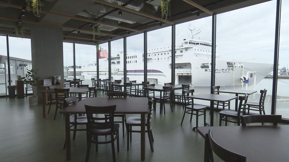 フェリーを眺めながら食事だけもOK
