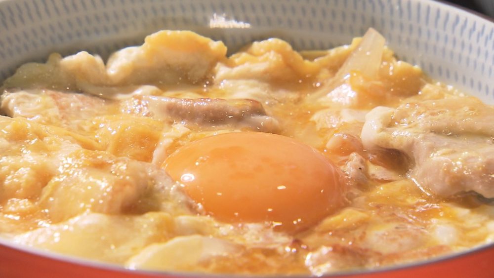 まるで「焼鳥をのせた卵かけごはん」　焼鳥屋さんの絶品親子丼