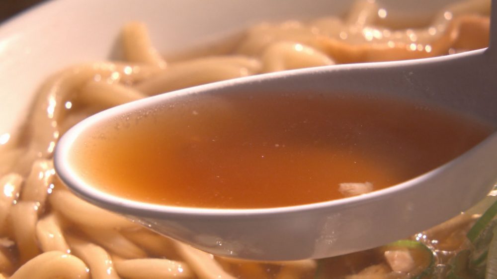 透き通った煮干しスープ