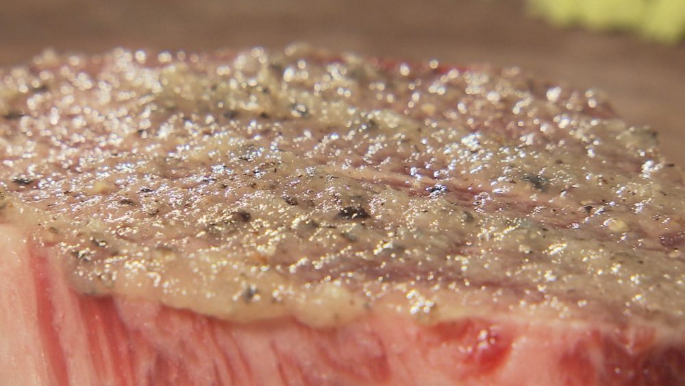 下味に沖縄の天然塩を使用