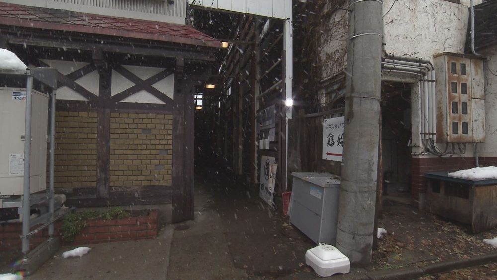 隠れ家のようなお店の外観